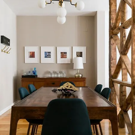 Plum Guide - Criss Cross Apartment