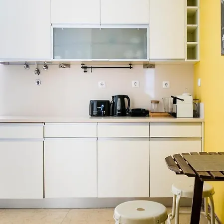 Apartment Plum Guide - Criss Cross *