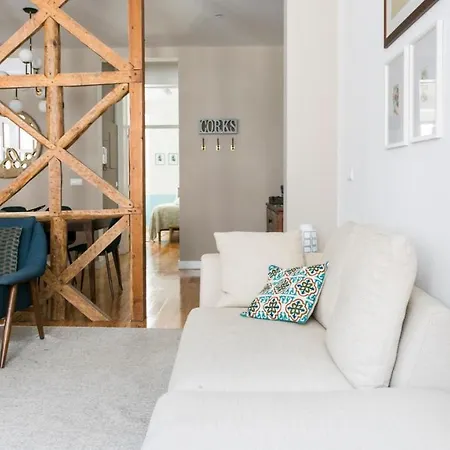 Plum Guide - Criss Cross Apartment