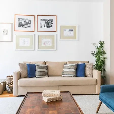 Apartment Plum Guide - Criss Cross